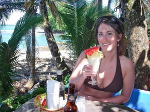 Vrouw met cocktail, Costa Rica