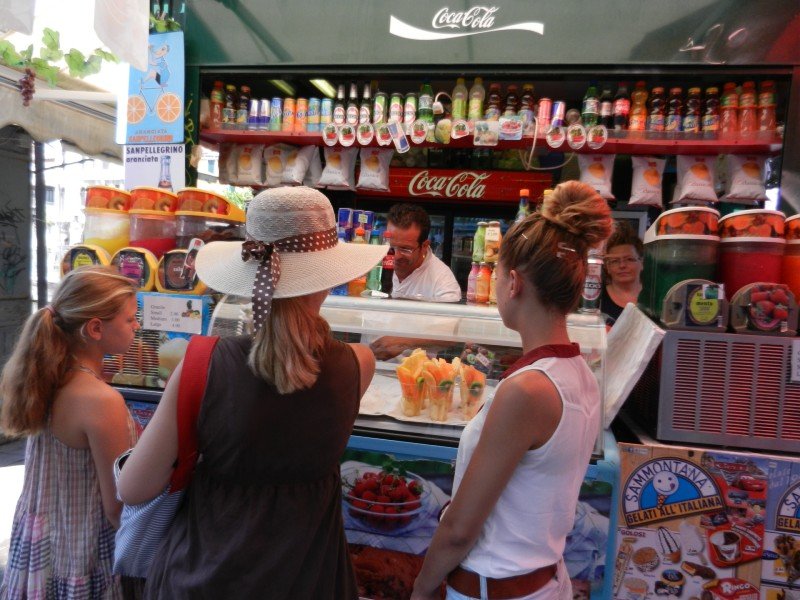 op de markt in Venetië