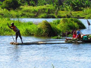 Madagascar Canal des Palangales watertaxi