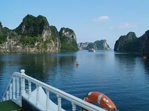 Bai Tu Long Bay