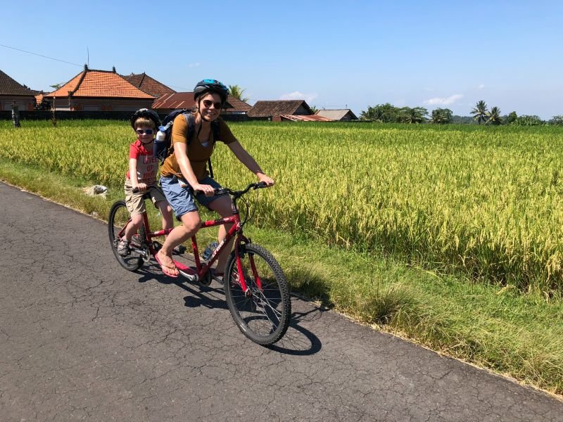Fietsen bij Ubud Indonesie