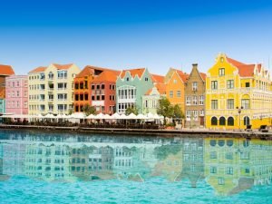 Willemstad tijdens je Suriname en Curacao rondreis