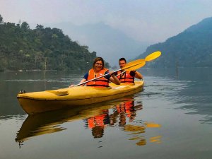 Vietnam kayak reizigers
