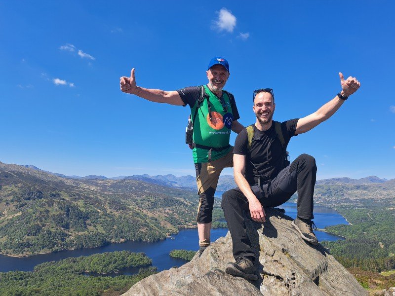 Twee mannen bij Loch Lomond