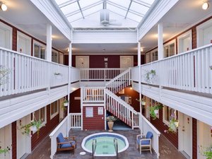Dawson-hotel-hal