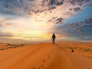 Reiziger in Wahiba Sands