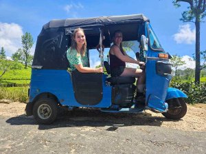 Sri-Lanka Train Tuktuk