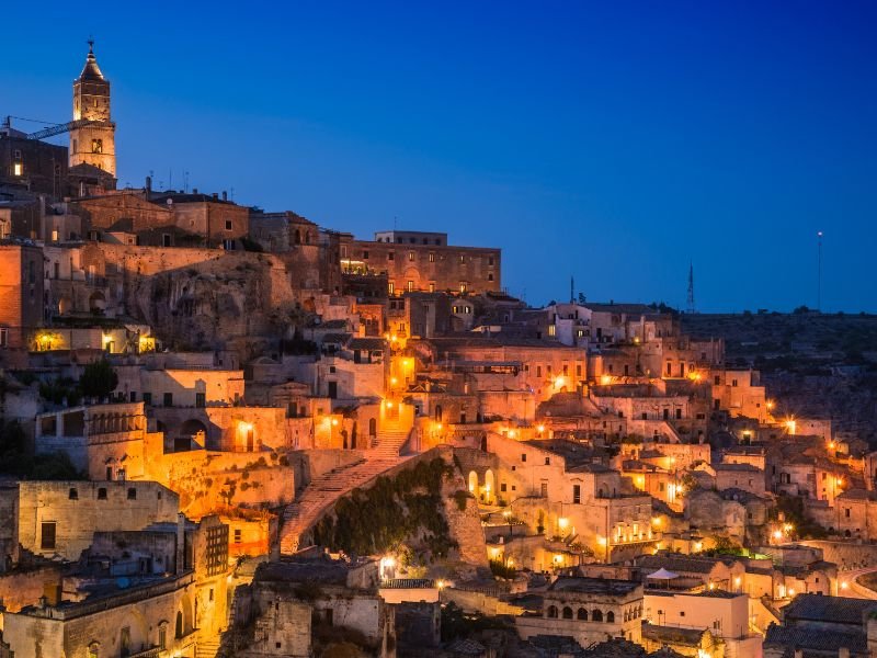 Matera in de avond in Puglia