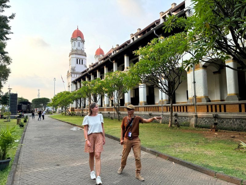 Wandelen met gids foor Semarang Indonesie