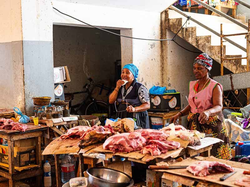 De markt tijdens de stadstour in Mindelo