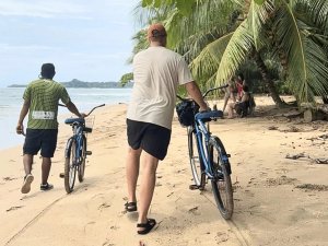 Fietstocht bij Puerto Viejo, Costa Rica