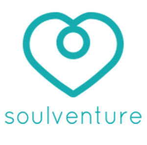 Logo van Soulventure met een turquoise hartvorm en cirkel erin, en de merknaam “soulventure” in kleine letters eronder.