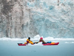 Kajakken-ijsschotsen-alaska-rondreis