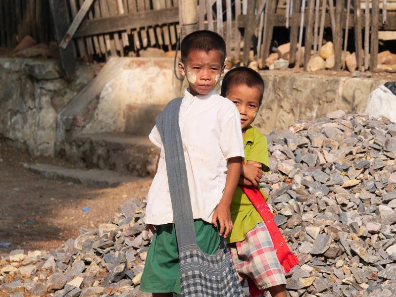 Lokale kinderen in Myanmar