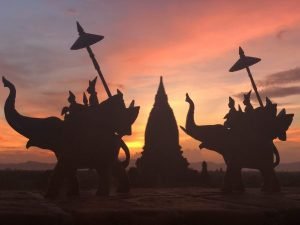 Bagan zonsondergang met beelden
