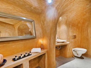 Santorini grothuisje badkamer