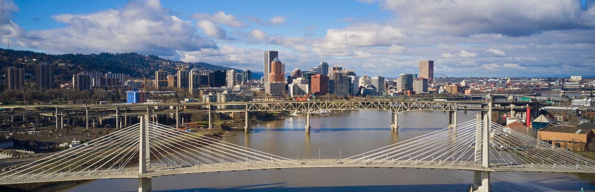 Skyline Portland. City of Bridges