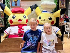 Japan Tokyo - kinderen met Pikachu