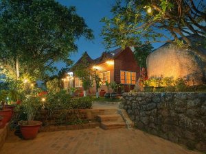 Kyaiktiyo hotel