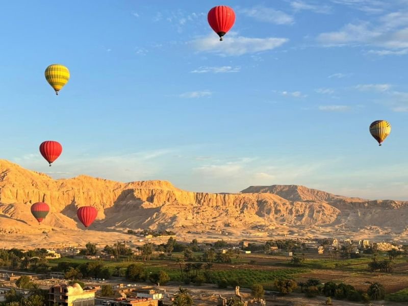Egypt - Luxor - valley of the kings - balloon