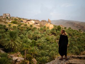 Reiziger in Misfat Al Abriyeen
