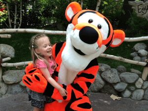 Meisje met Tijgerje van Winnie de Poeh - Disney World, Florida