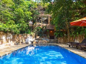 Hotel zwembad in Kep Cambodja