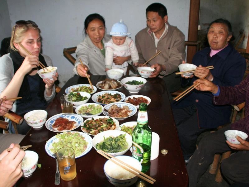 Lunch bij een lokale familie