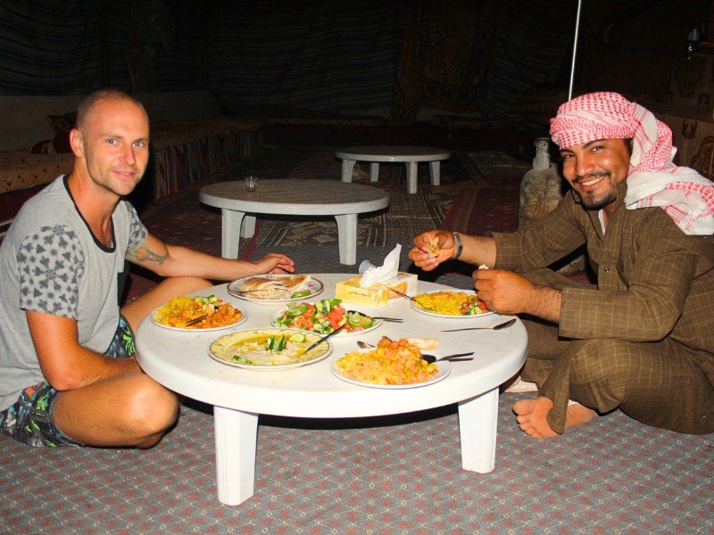 Jordan - Eten in bedoeïenenkamp in Wadi Rum