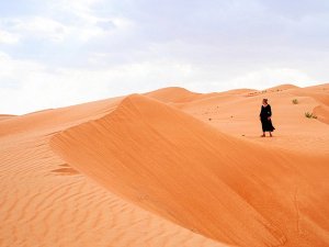 Reiziger in Wahiba Sands