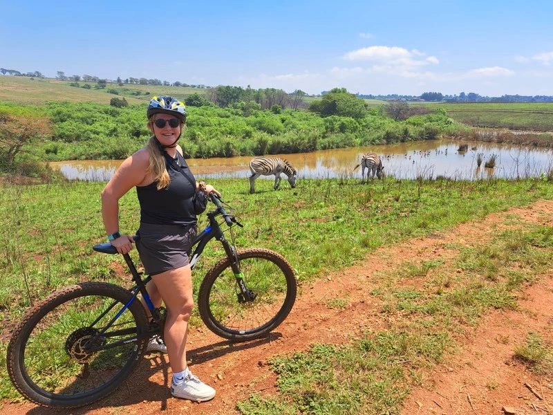 Oeganda - Lake Mburo - fietsen langs zebra's