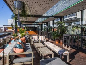 Dak terras bij hotel in Sydney centrum